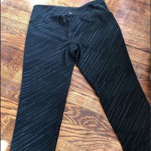 Old Navy active go-dry crop workout Capri